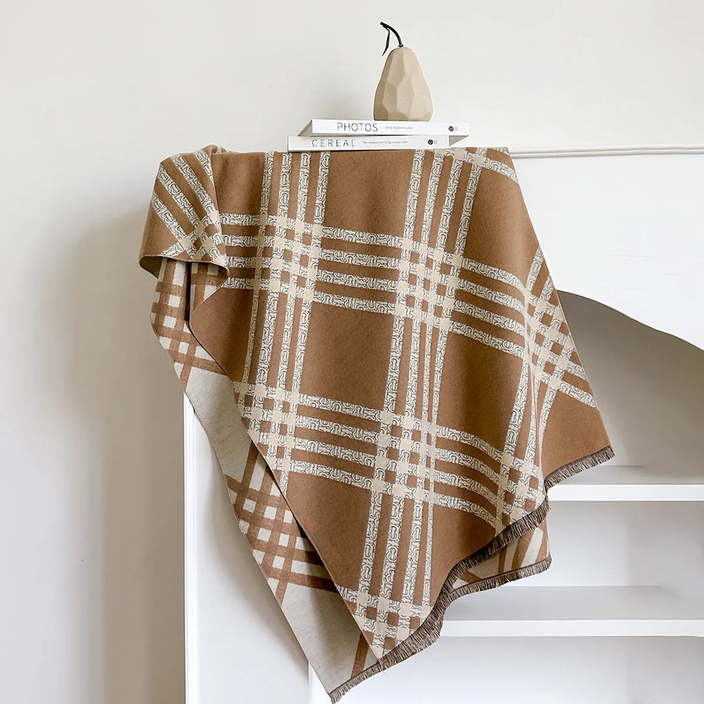 Long brown imitation cashmere scarf with tassels measuring 185 x 65 cm for winter warmth