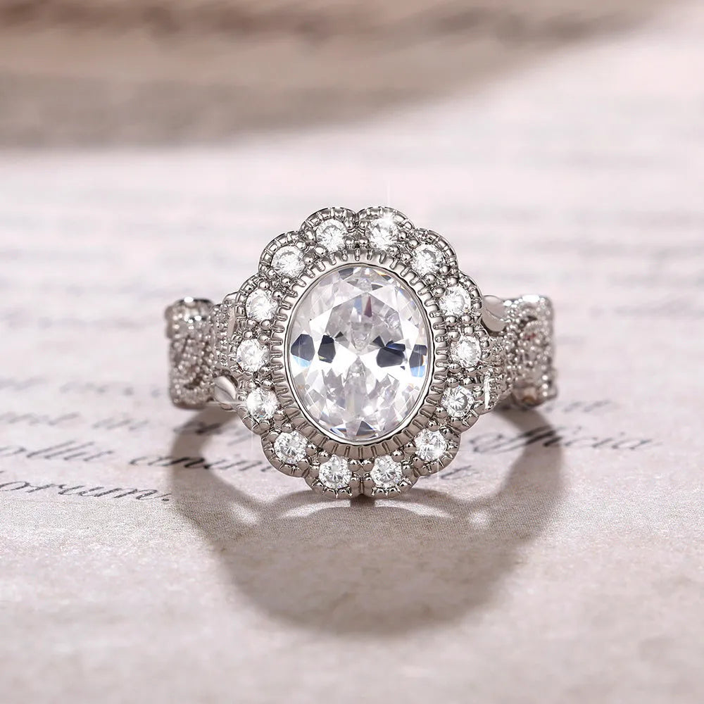Women's geometric copper ring with diamond plating, round zircon stone, in white gold colour.