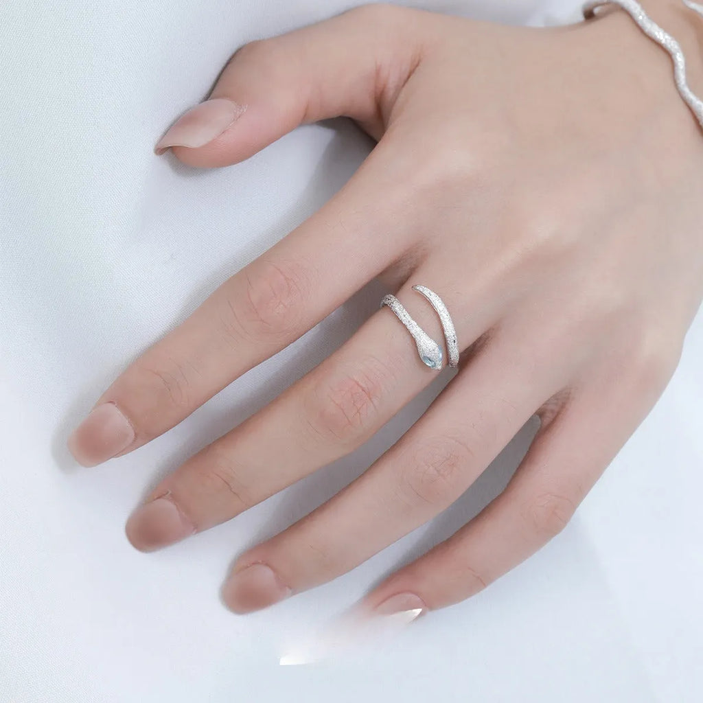 Women's adjustable silver ring with snake motif and platinum colour finish