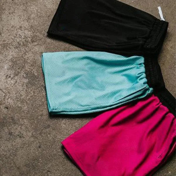 Men's mesh quick-drying shorts in black colour for summer running and fitness activities