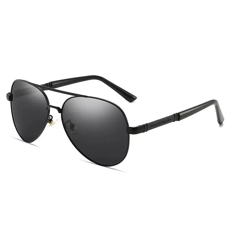 Men's polarised sunglasses with metal frame and interchangeable colour lenses for sun protection.