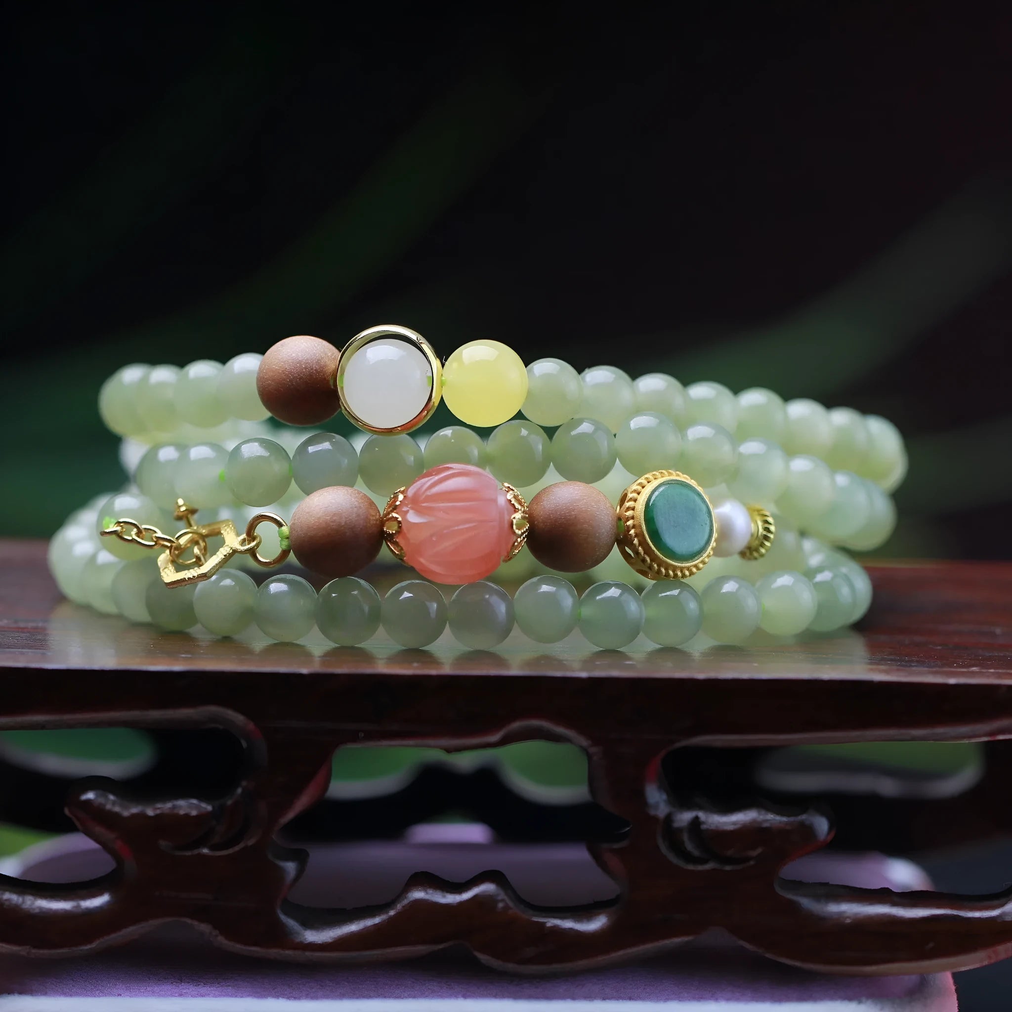 Hetian jade red lotus beads necklace with white sandalwood beeswax bracelet featuring zodiac animal modelling