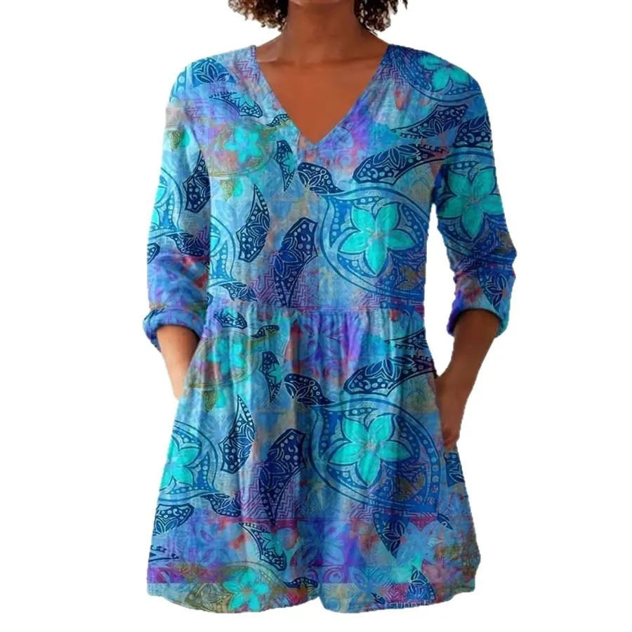Women's slim fit long-sleeved top with a retro digital print design in a selected colour.
