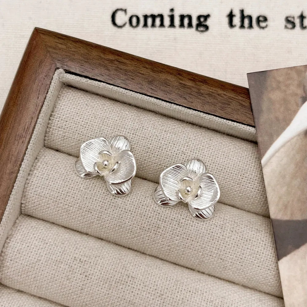 Copper flower earrings with electroplated gold or silver finish in retro style