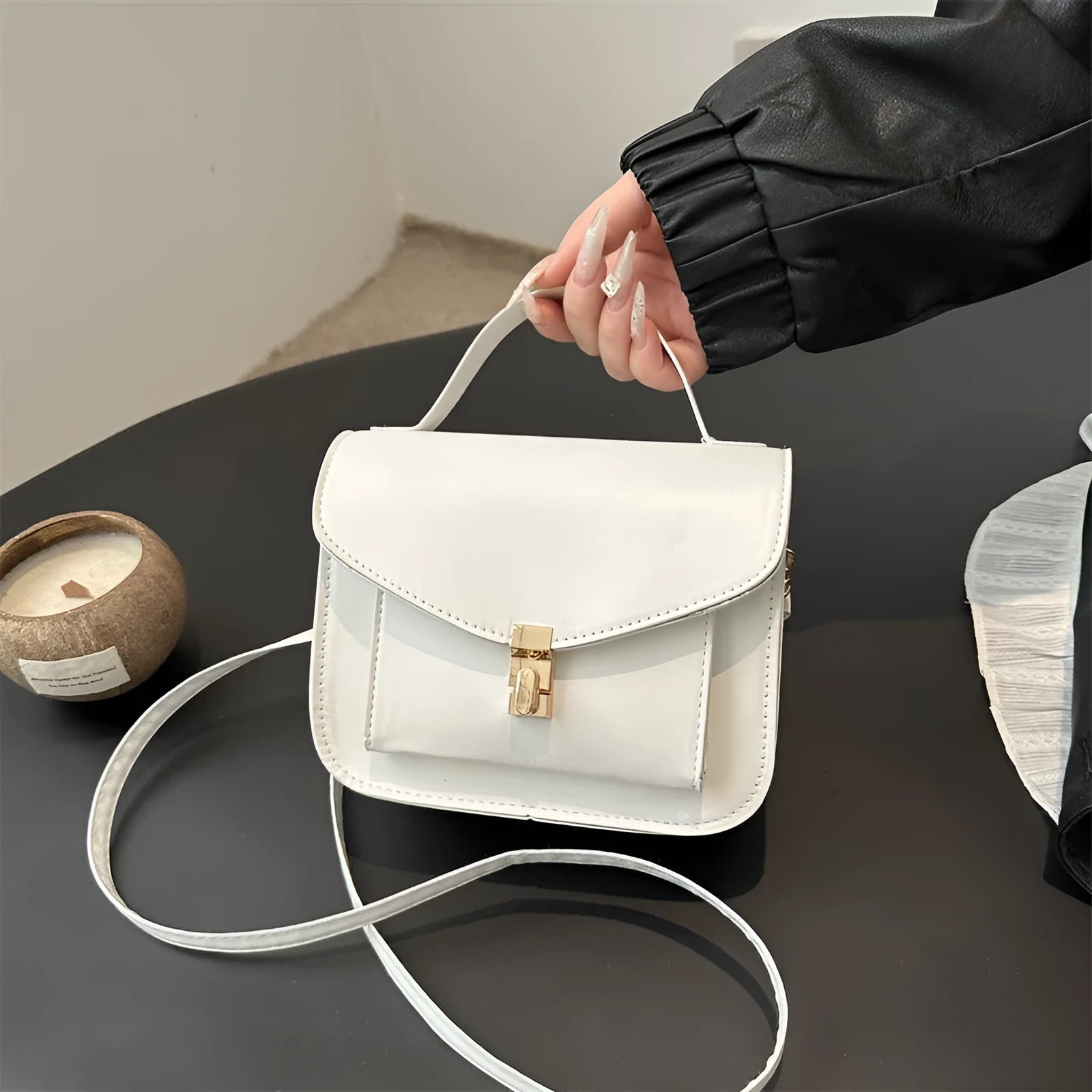 Retro style messenger bag in dark brown with sandwich pockets and crossbody strap