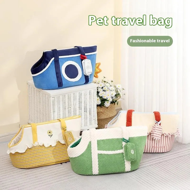 Short plush shoulder pet carrier bag in cartoon pattern colours for cats or small dogs