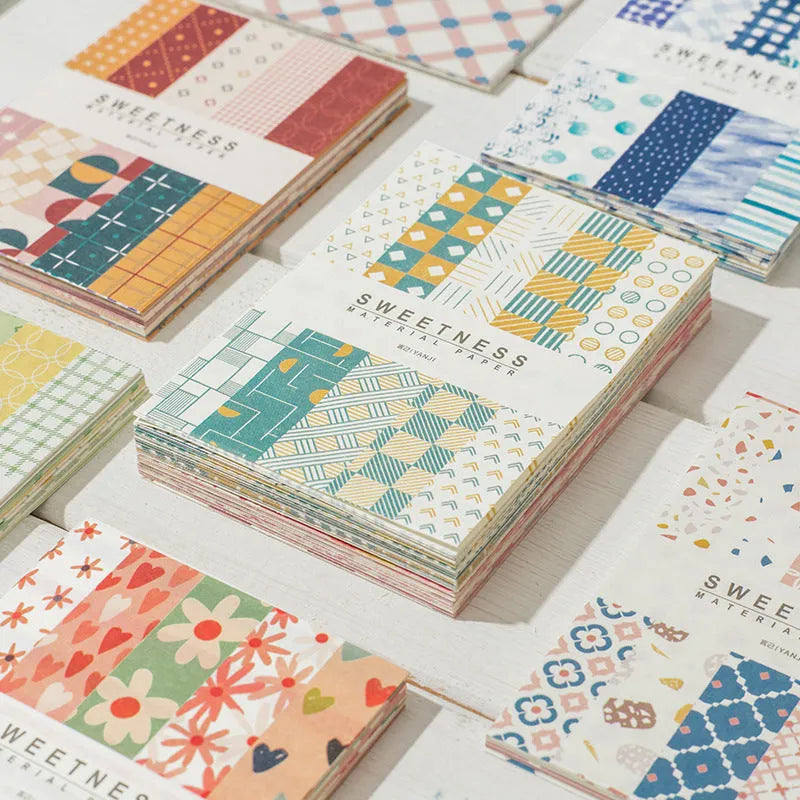 50 pieces of retro dessert-themed note paper in ten colours including caramel, strawberry, and blue fruit designs