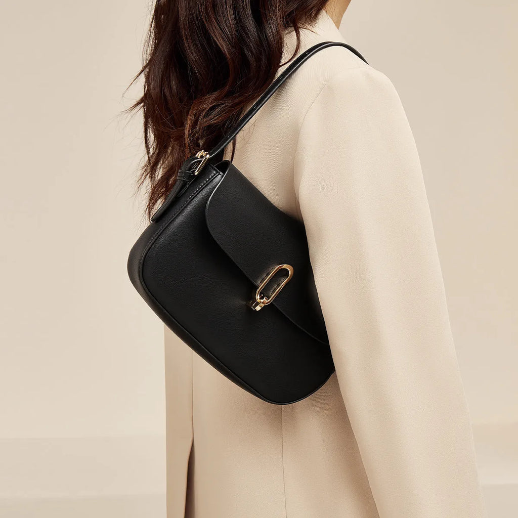 Square shoulder messenger bag in genuine cowhide leather with front lock and organised interior