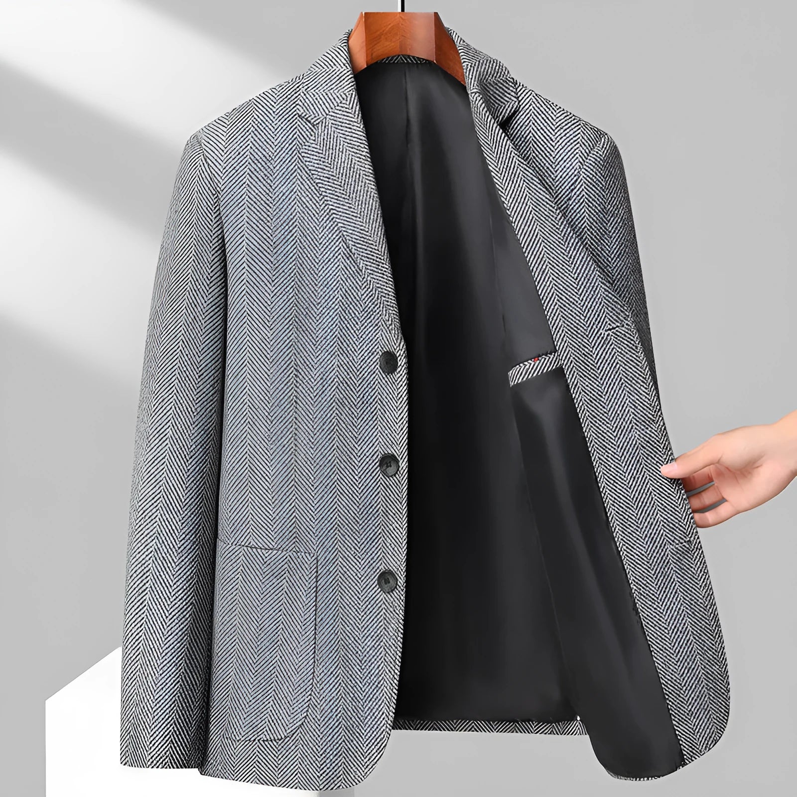 Men's loose fit woolen coat in solid colour for spring and autumn casual wear