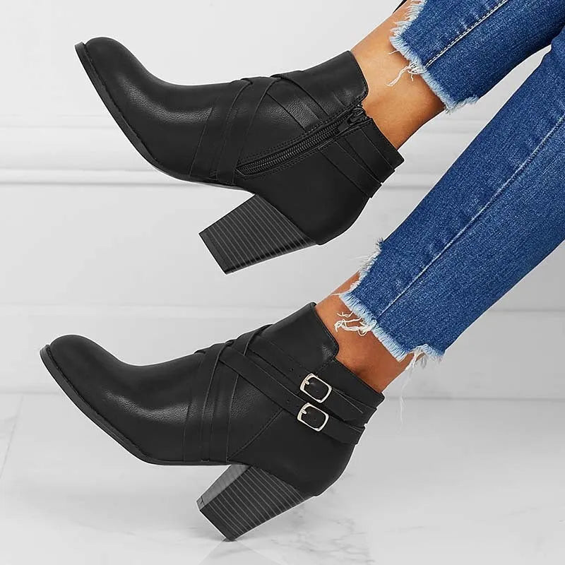 Women's plus size black ankle boots with a side zipper and a 7cm stout heel.