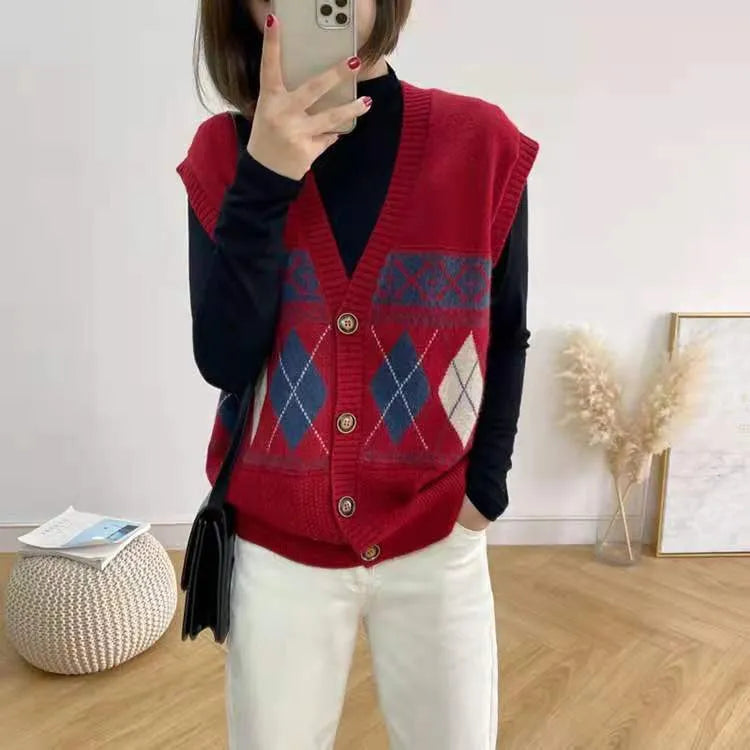 Women's sleeveless cardigan with diamond plaid pattern in loose fit