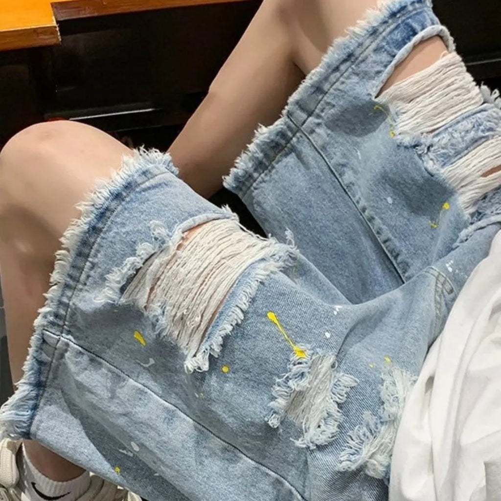 Men's casual water washed hole denim shorts in loose street style cut