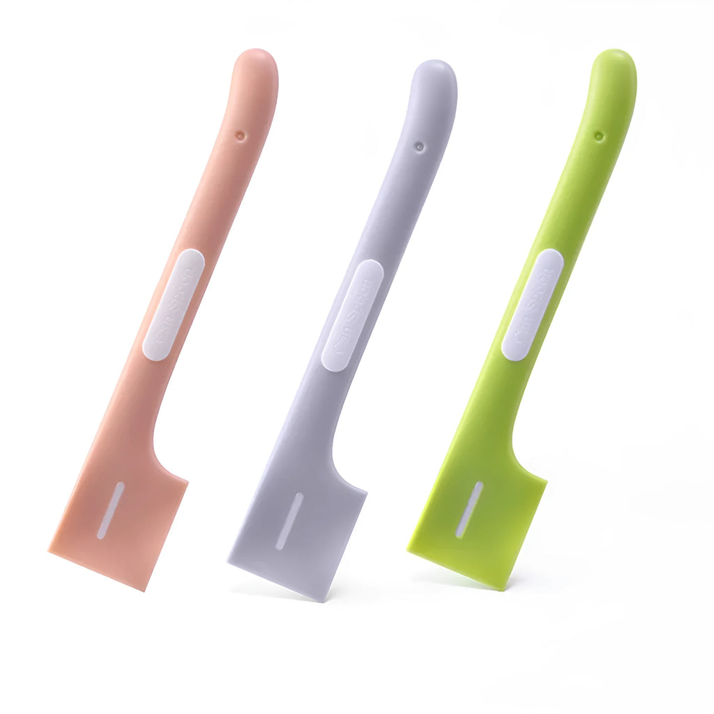 Long-handled TPR pet feeding spoon for canned wet food with right-angle scraping edge