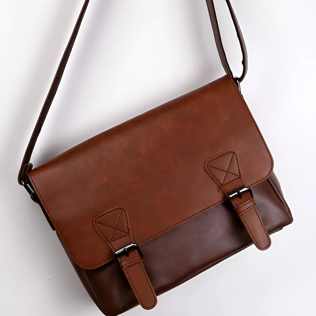 Men's one-shoulder vintage satchel bag in PU leather with plaid pattern, black colour, compact travel size