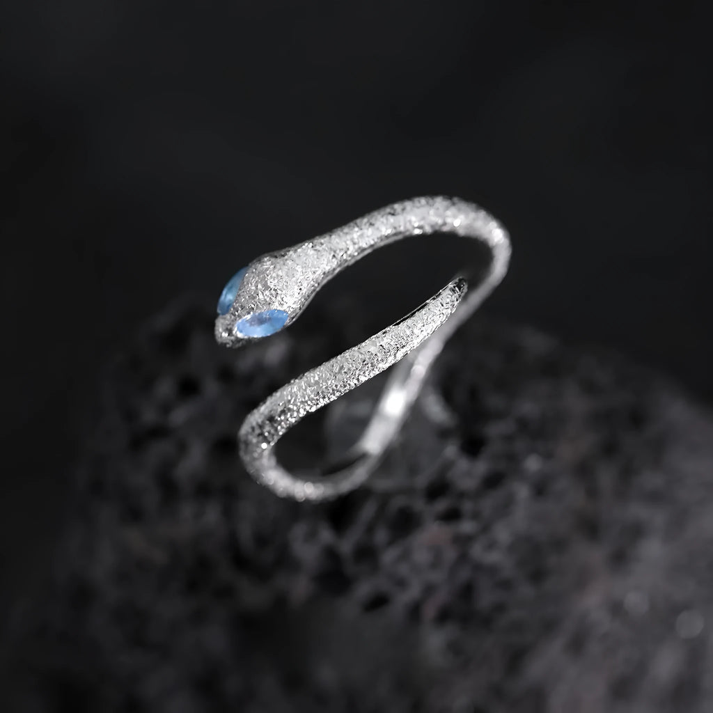 Women's adjustable silver ring with snake motif and platinum colour finish