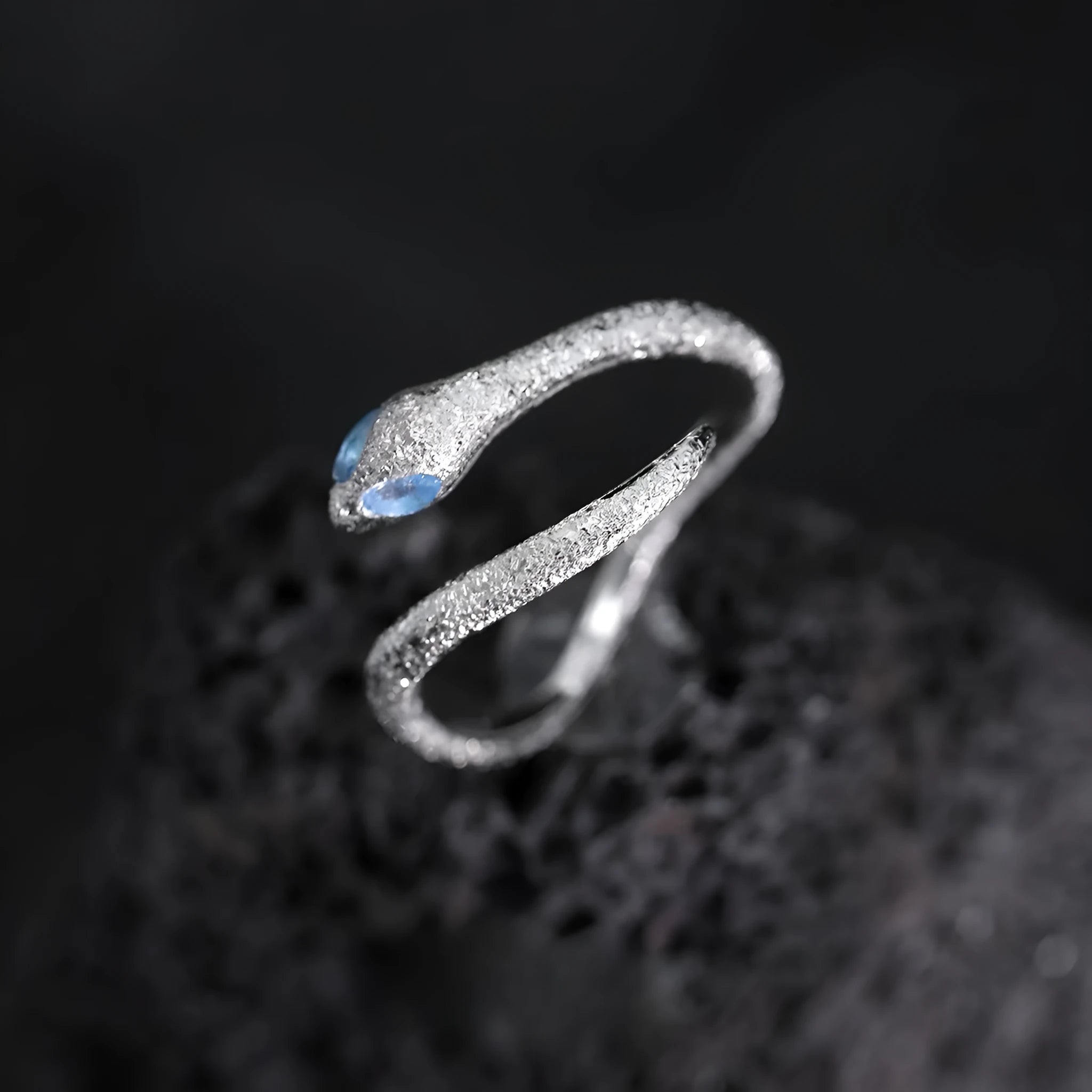 Women's adjustable silver ring with snake motif and platinum colour finish