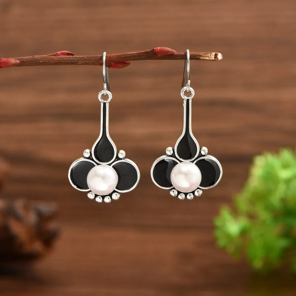 Silver retro creative women's earrings with electroplated alloy construction for OL fashion