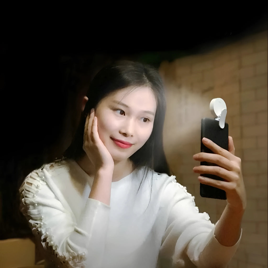 White selfie fill light with LED array and dimming switch for mobile phone photography