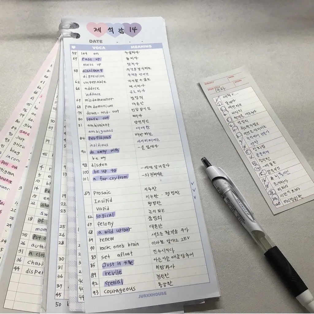 English words notepad with vertical format and blue cover showing B5 half size dimensions
