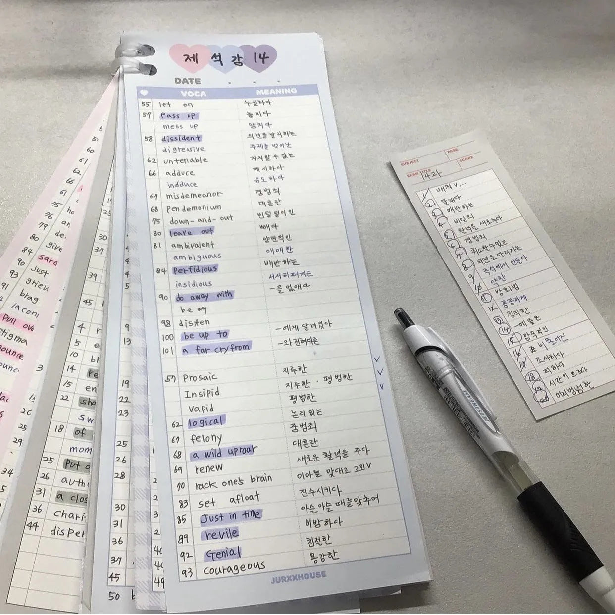 English words notepad with vertical format and blue cover showing B5 half size dimensions