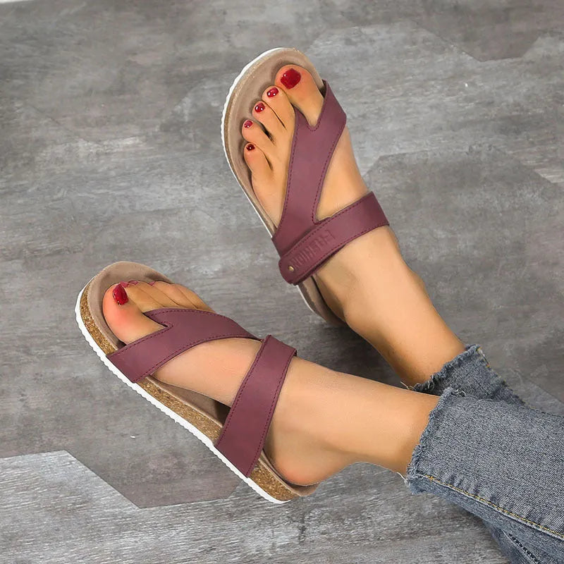 Flat toe ring thick-soled flip-flops in a solid colour with a foam sole and imitation leather lining.