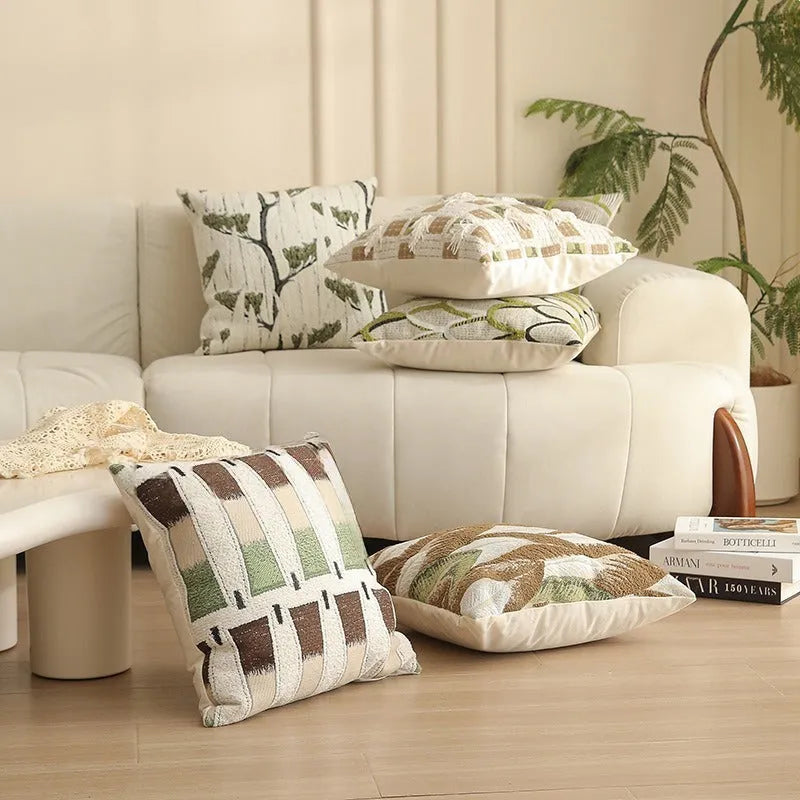 45x45 cm square pillow cover with textured jacquard fabric in a retro plant and flower pattern.
