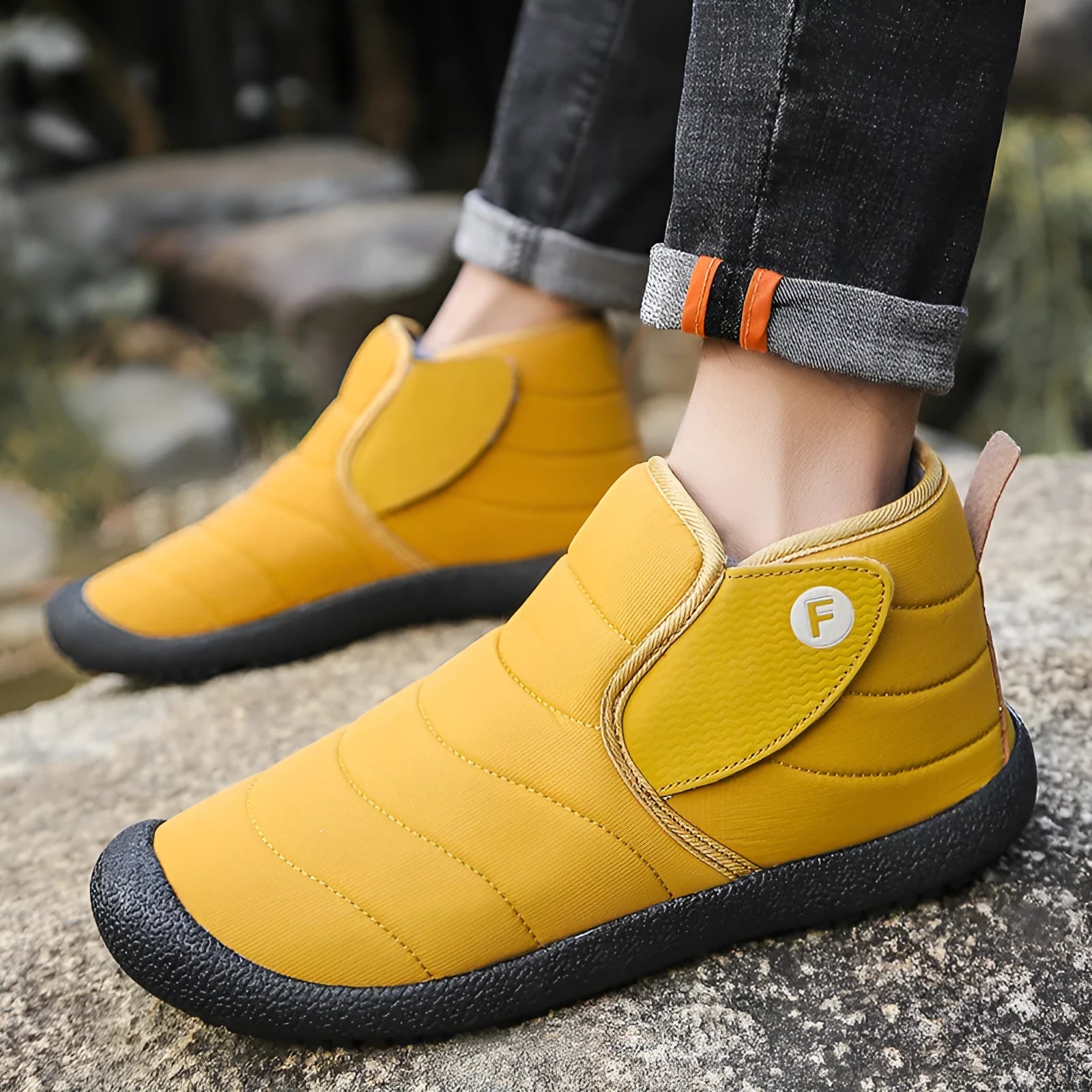 Men's waterproof cotton snow boots with non-slip rubber sole and plush lining in four colours