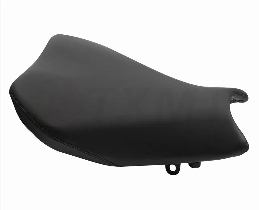 Suzuki GSXR1000 motorcycle with black PU leather seat covers fitted on the front and rear seats.