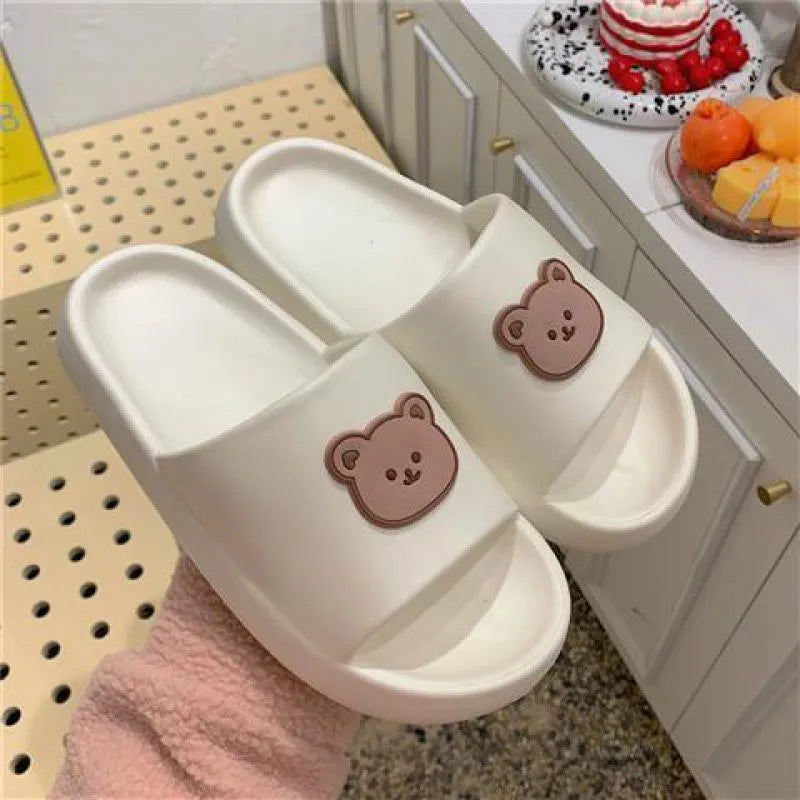 Bear slippers with non-slip EVA sole, flat bottom style, in beige colour, side view