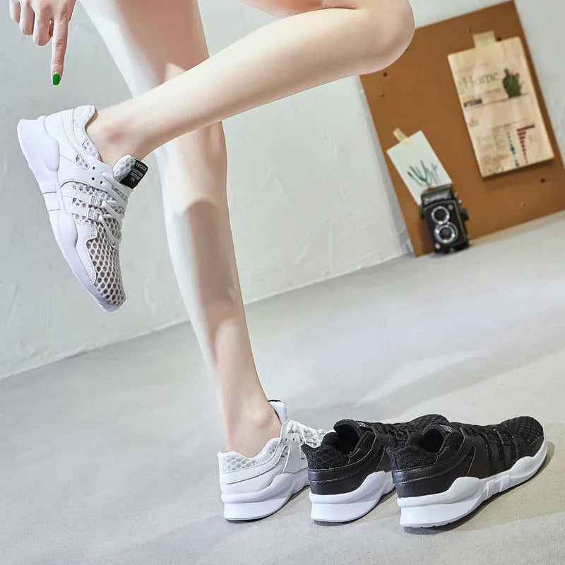 Breathable mesh sneakers with hollow design and EVA sole in casual style