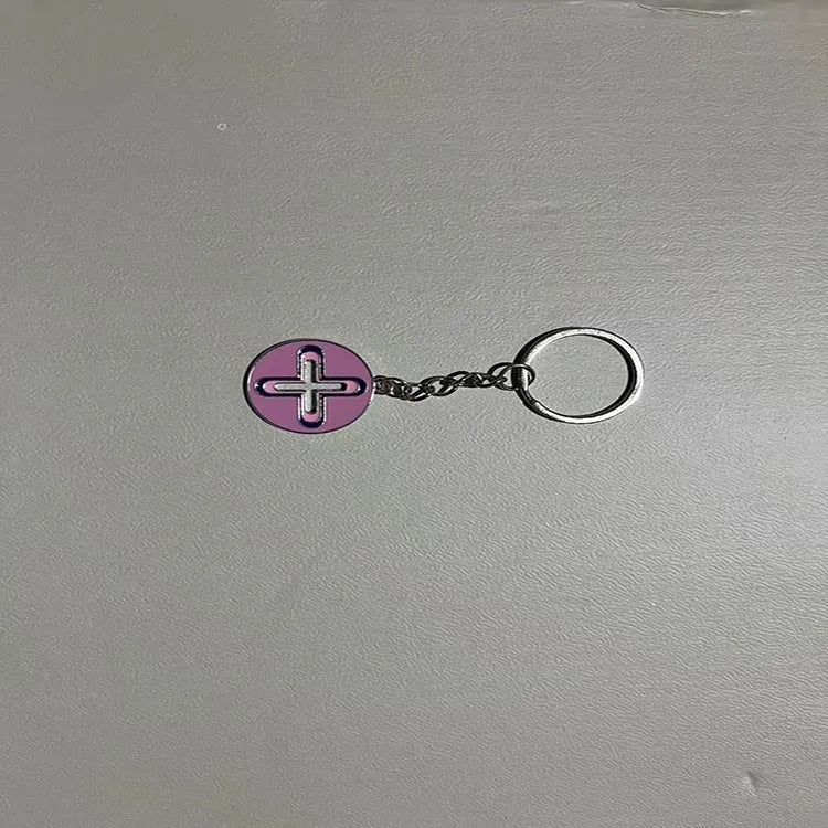 Colourful pendant keychain made of zinc alloy in eight colour options including black, blue, green, pink, purple, red, sky blue, yellow.