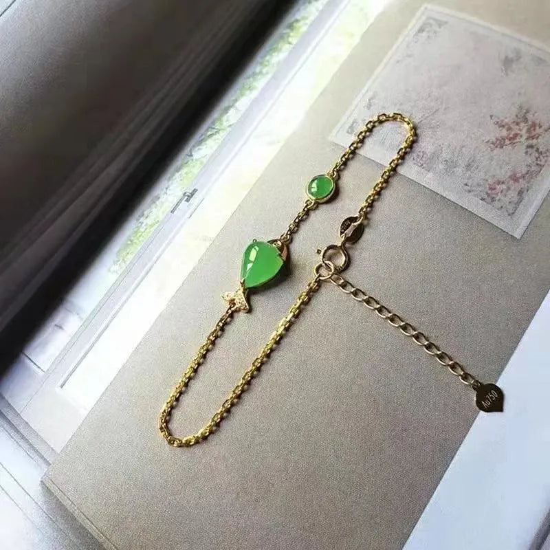 Retro style electroplated yellow gold bracelet made from copper and plastic materials.