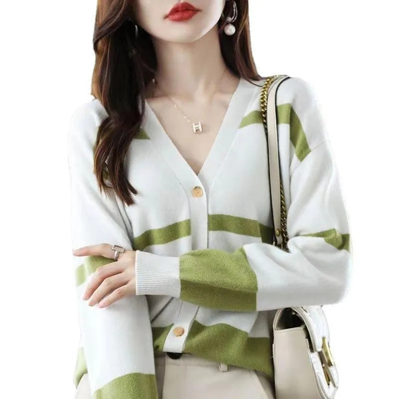 Women's striped V-neck knitted cardigan with button front in 3D pattern