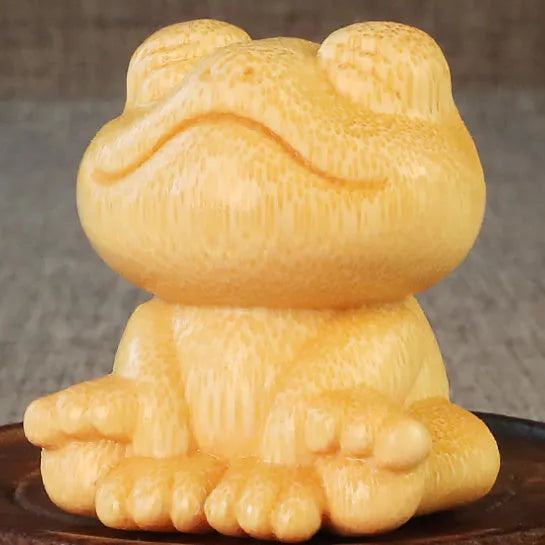 Smiling frog solid bamboo carving ornament with 5cm height and cartoon design