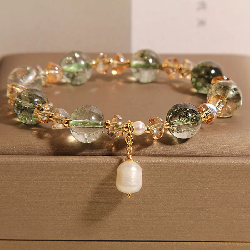 Natural chorite crystal bracelet for women with green phantom quartz and pearl accents in Japanese-Korean style