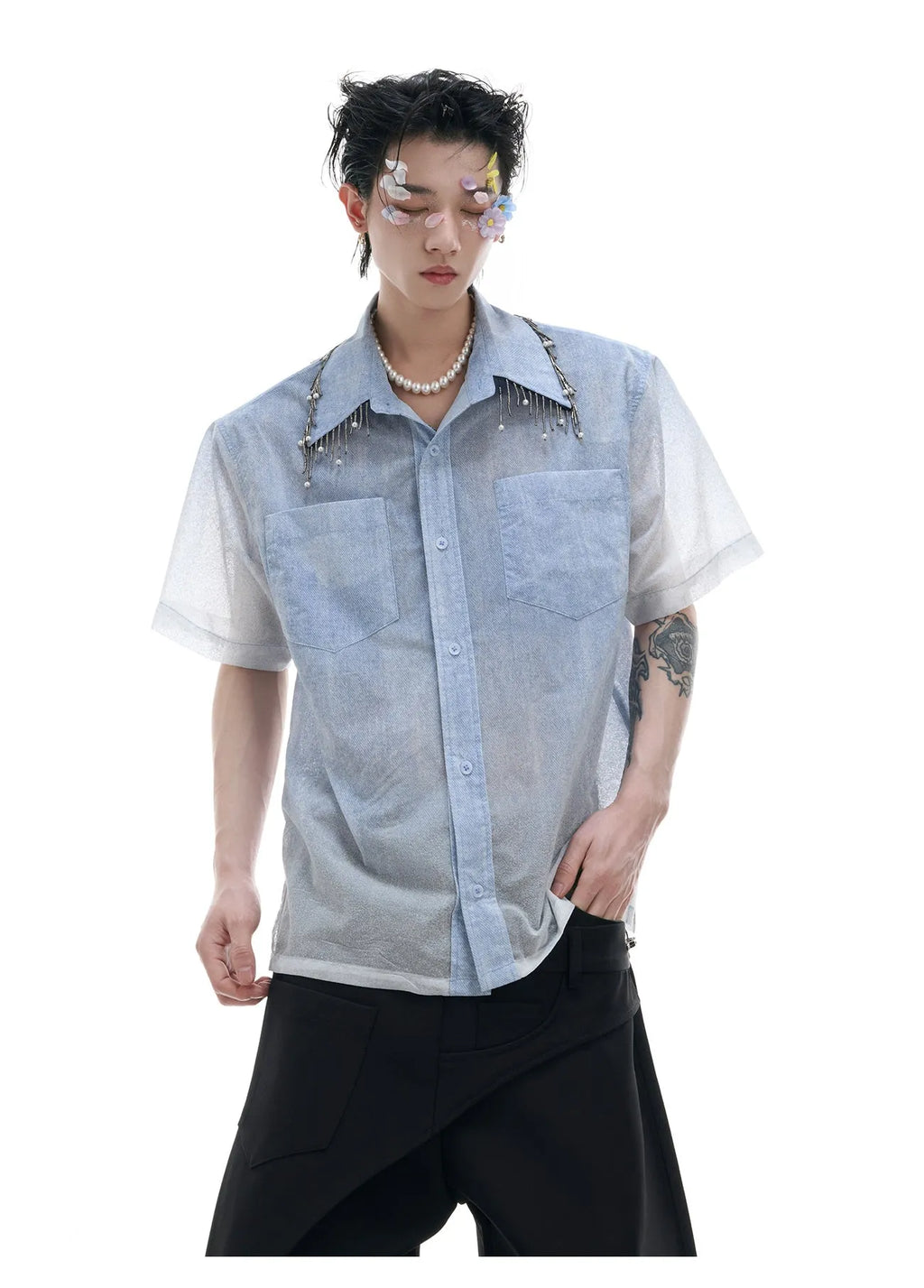 Men's blue and white gradient quilted shirt with loose fit and short sleeves