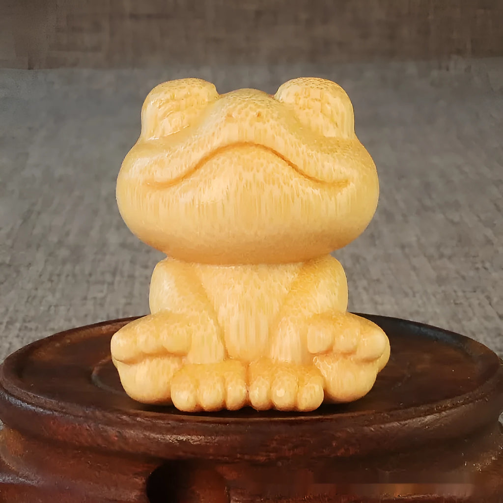 Smiling frog solid bamboo carving ornament with 5cm height and cartoon design