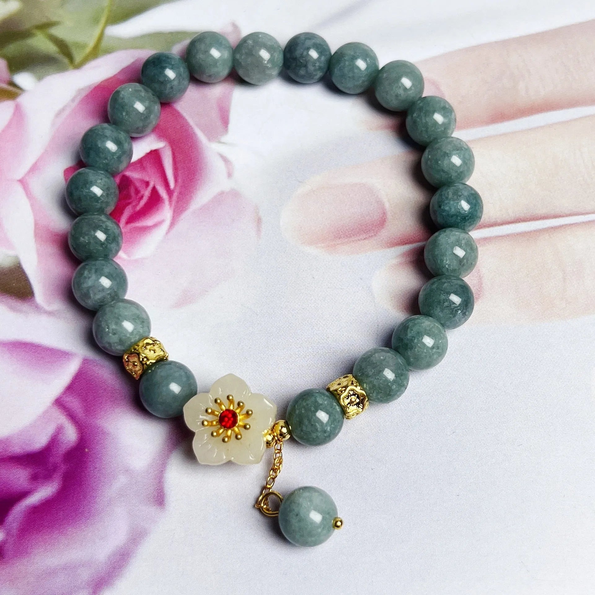 Women's adjustable jade bracelet with tightening rope in retro style