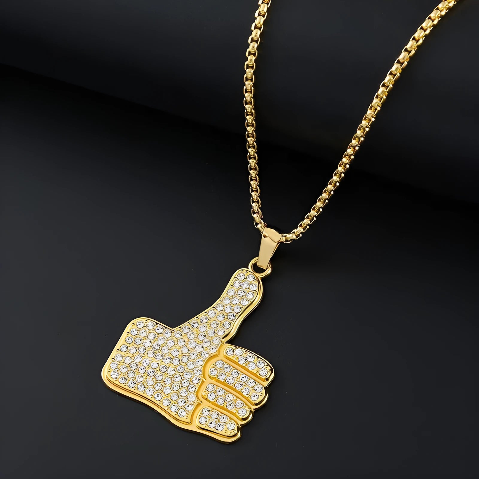 Gold-coloured geometric zircon necklace with alloy pendant on model