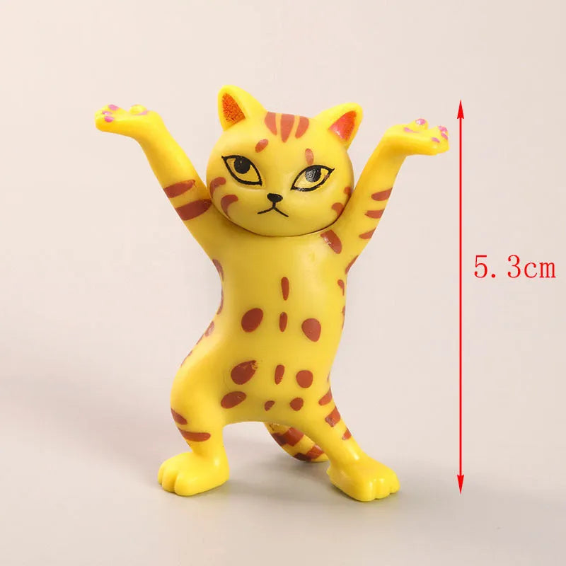 Resin cat-shaped pen holder in white colour, compact 5.5x3.2cm size for desk organisation
