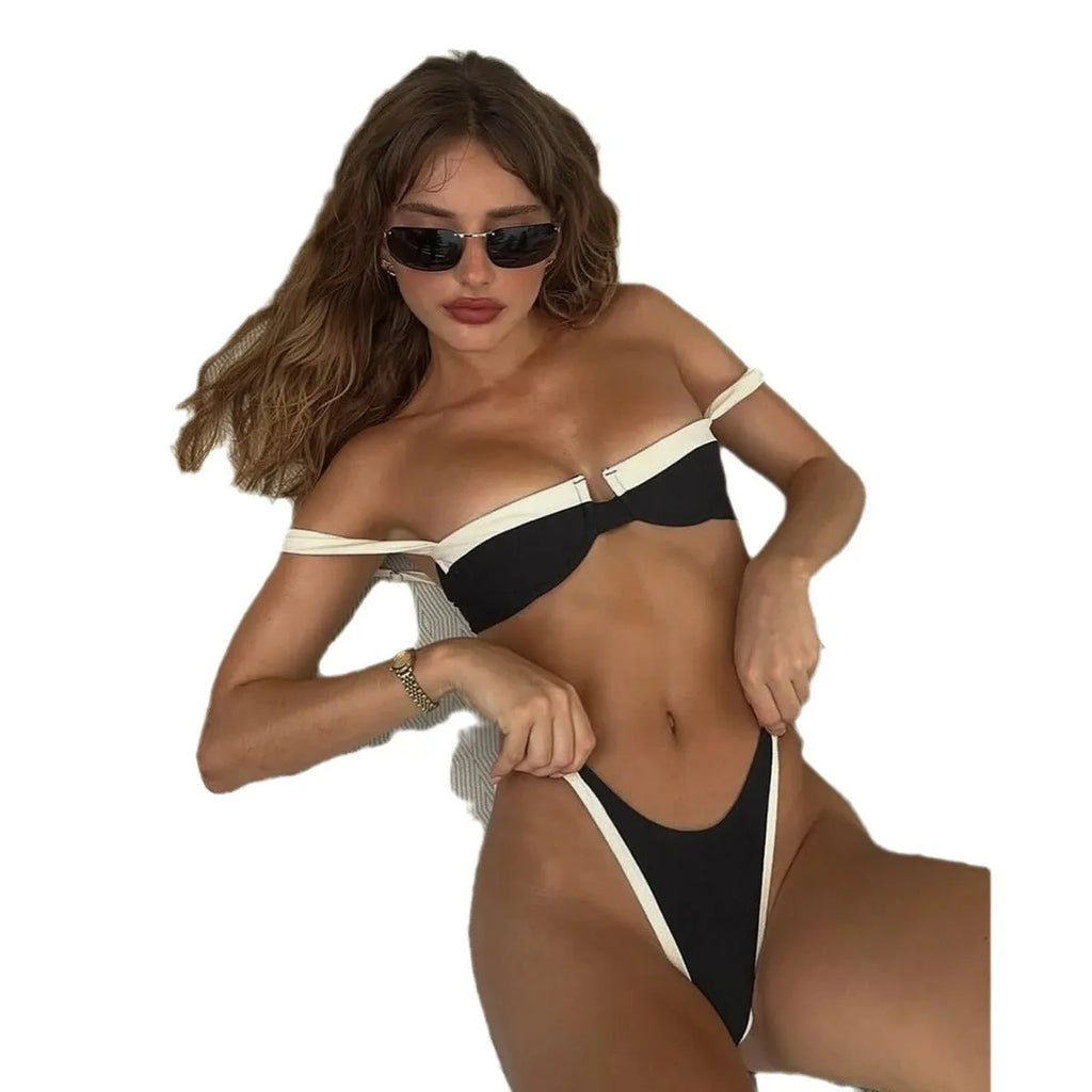 Black women's bikini briefs with sexy pattern in nylon fabric.