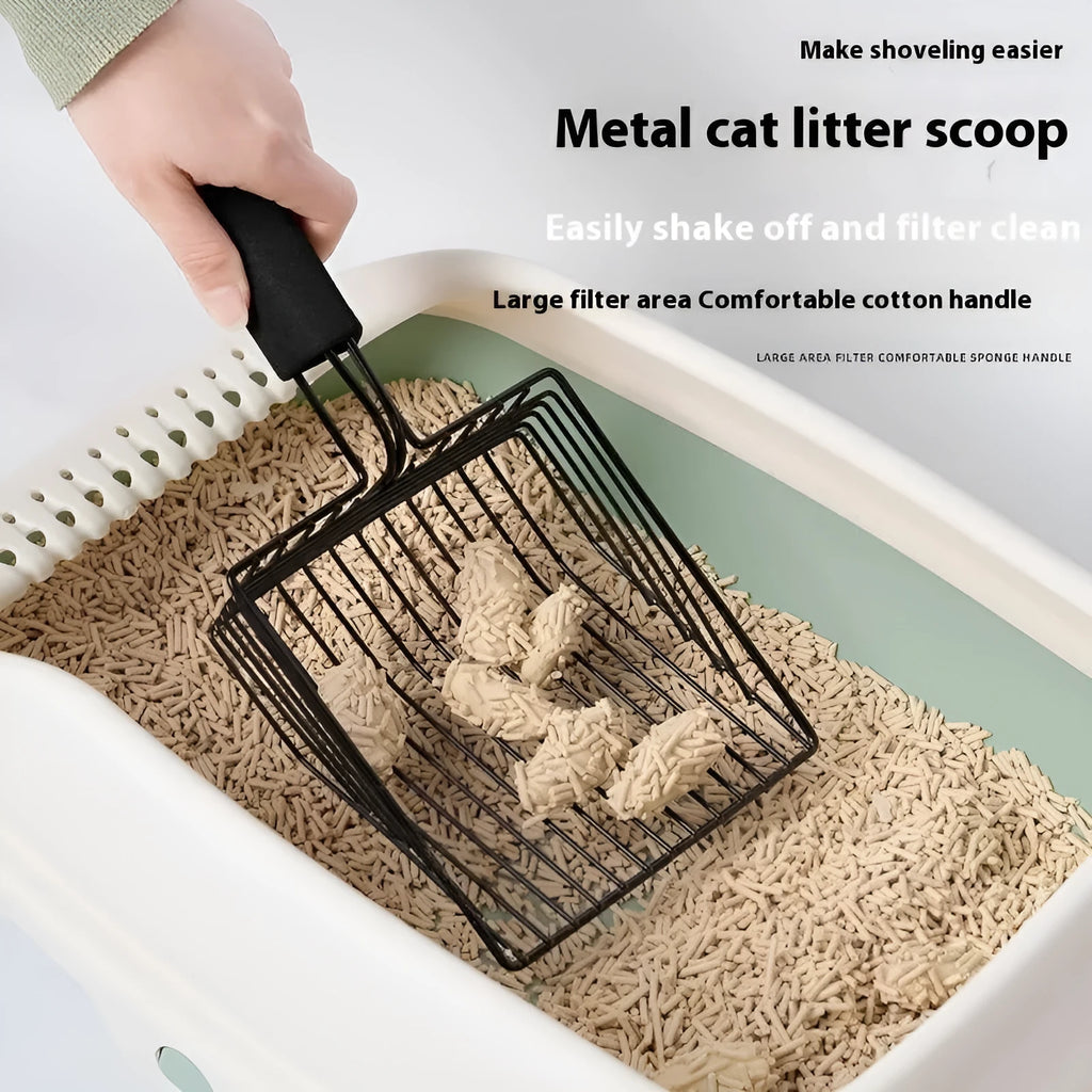 Black metal cat litter scoop with 0.8cm gap between tines