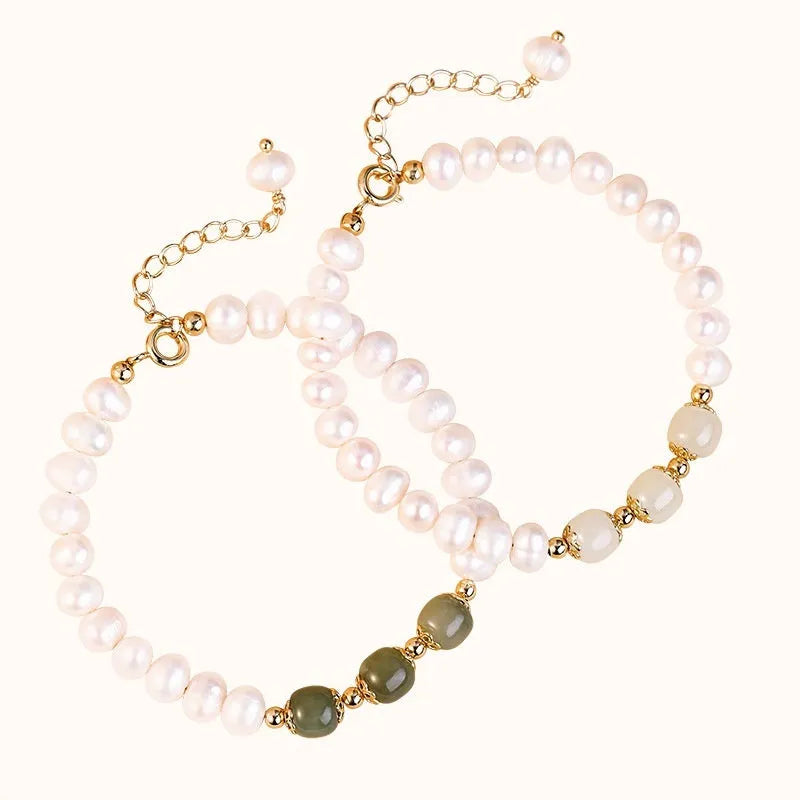 Korean style freshwater pearl bracelet with a diamond-shaped pearl in an electroplated Hetian jade colour.