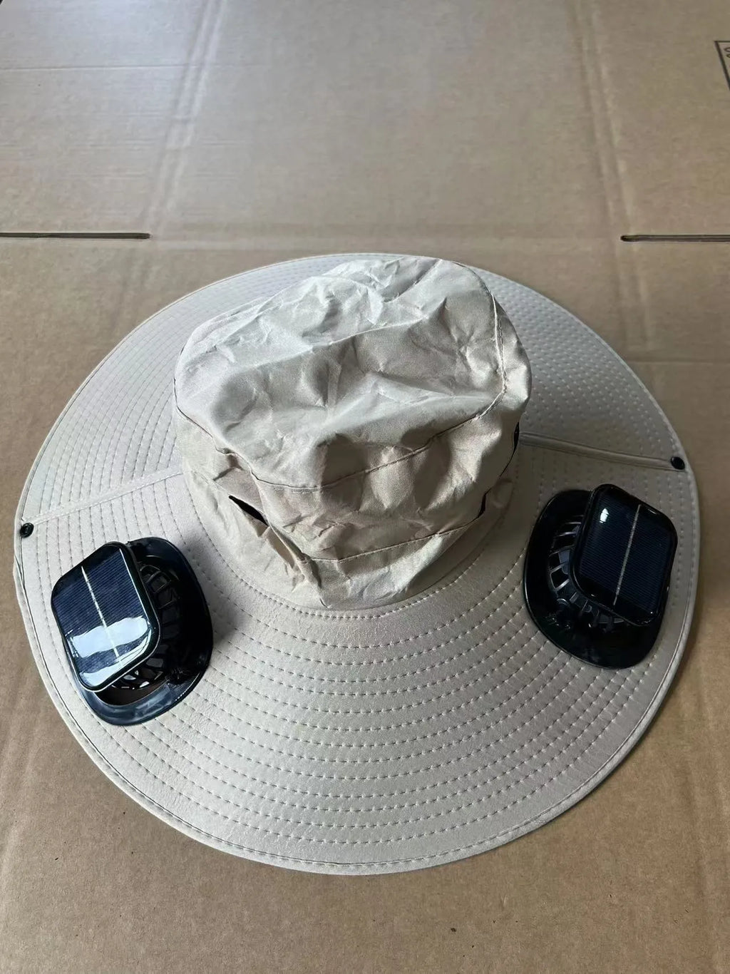 Men's grey solar fan cap with wide brim and integrated cooling fans