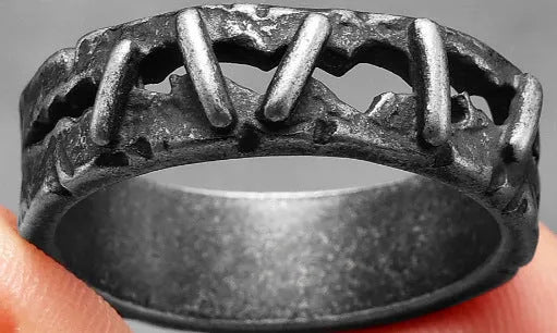 Stainless steel dark punk double ring with stitching texture on a size display.