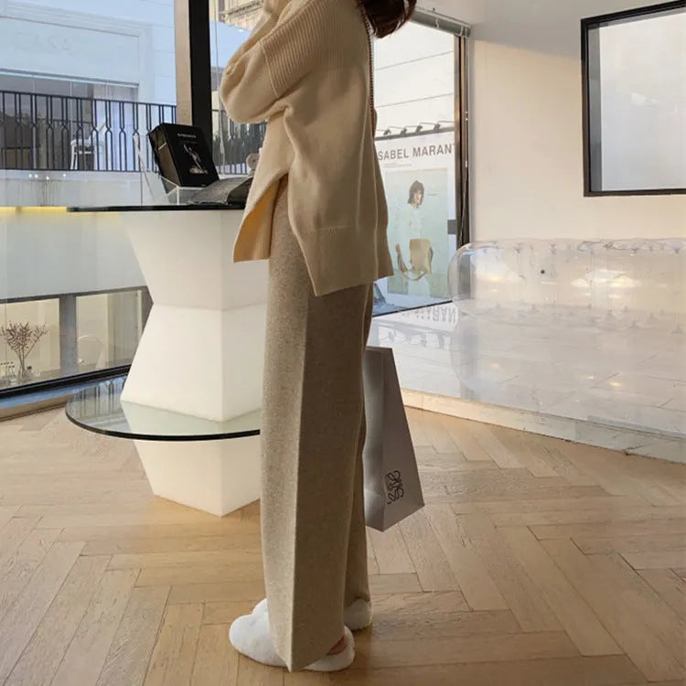 Women's high waist knitted wide-leg trousers in cream white with straight-leg cut