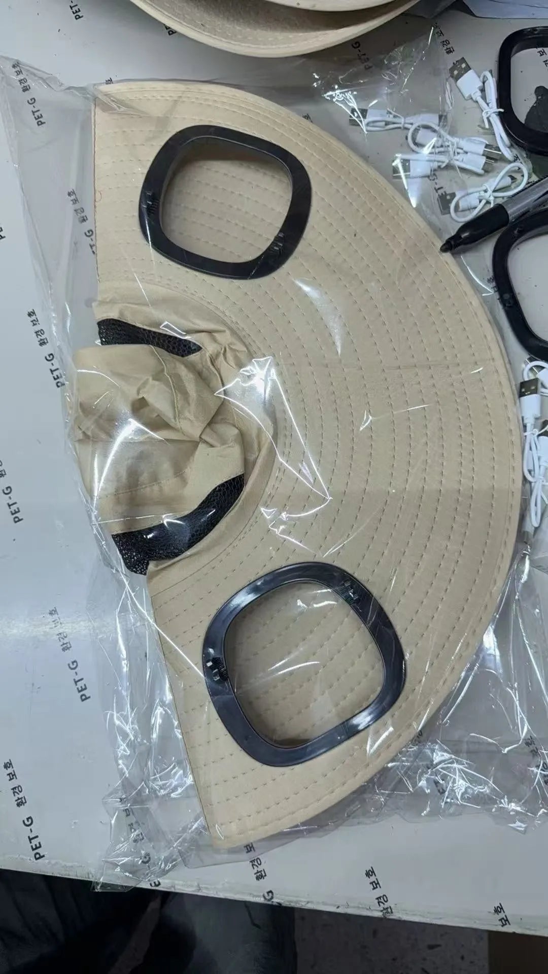 Men's grey solar fan cap with large sun-shading brim and integrated cooling fan
