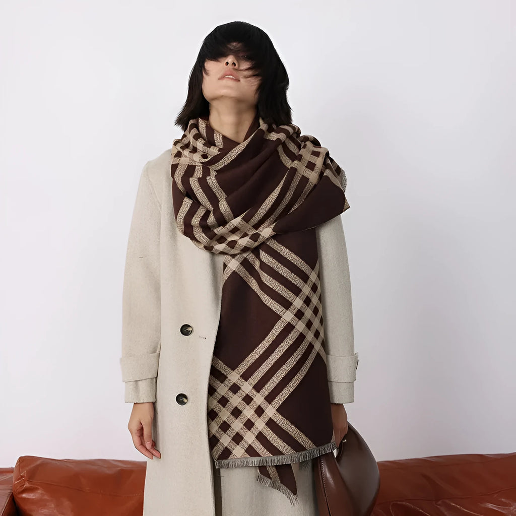 Long brown imitation cashmere scarf with tassels measuring 185 x 65 cm for winter warmth