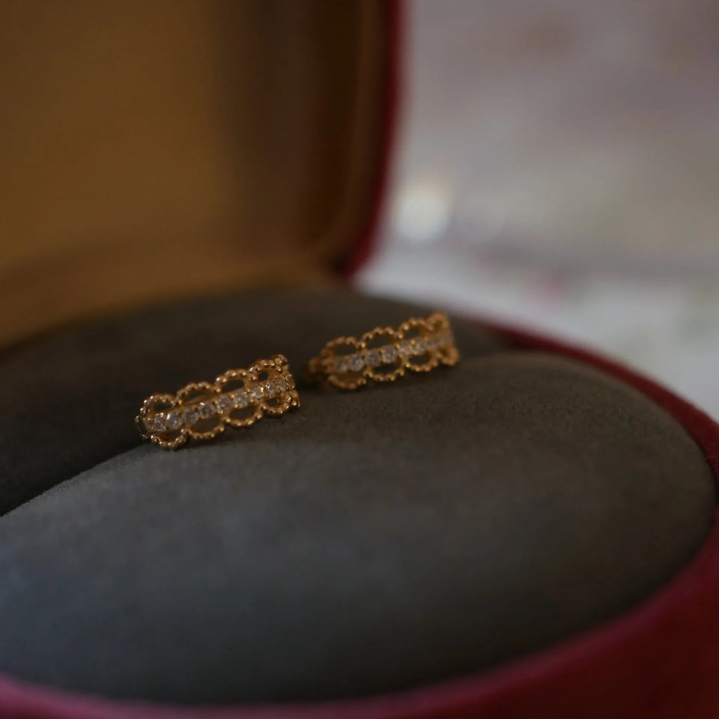 925 silver clip earrings in gold or platinum colour with small ear bone stud design