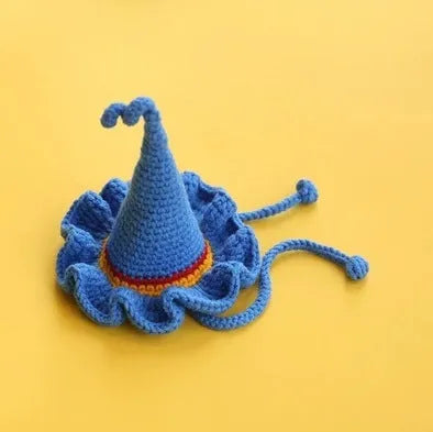 Wool triangle scarf for dogs and cats with jacquard Halloween bib patterns like bat and pumpkin, plus matching hat.